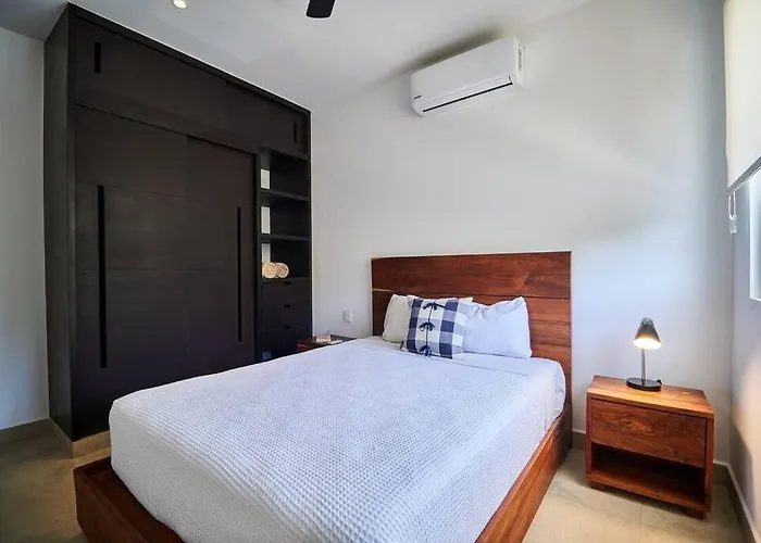 Serene Private Rooftop Jacuzzi Penthouse 2 Pools 5 Min To + Gym